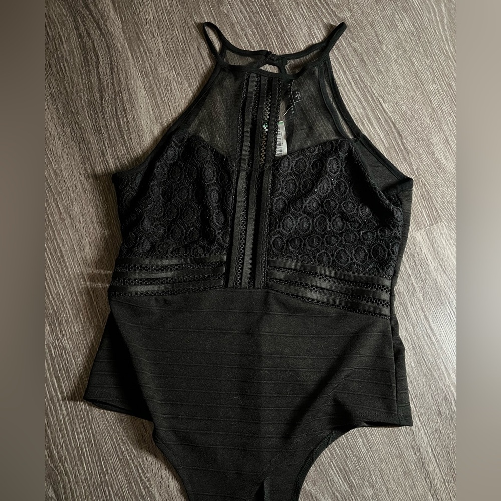 BLACK PAPAYA LACE BODYSUIT